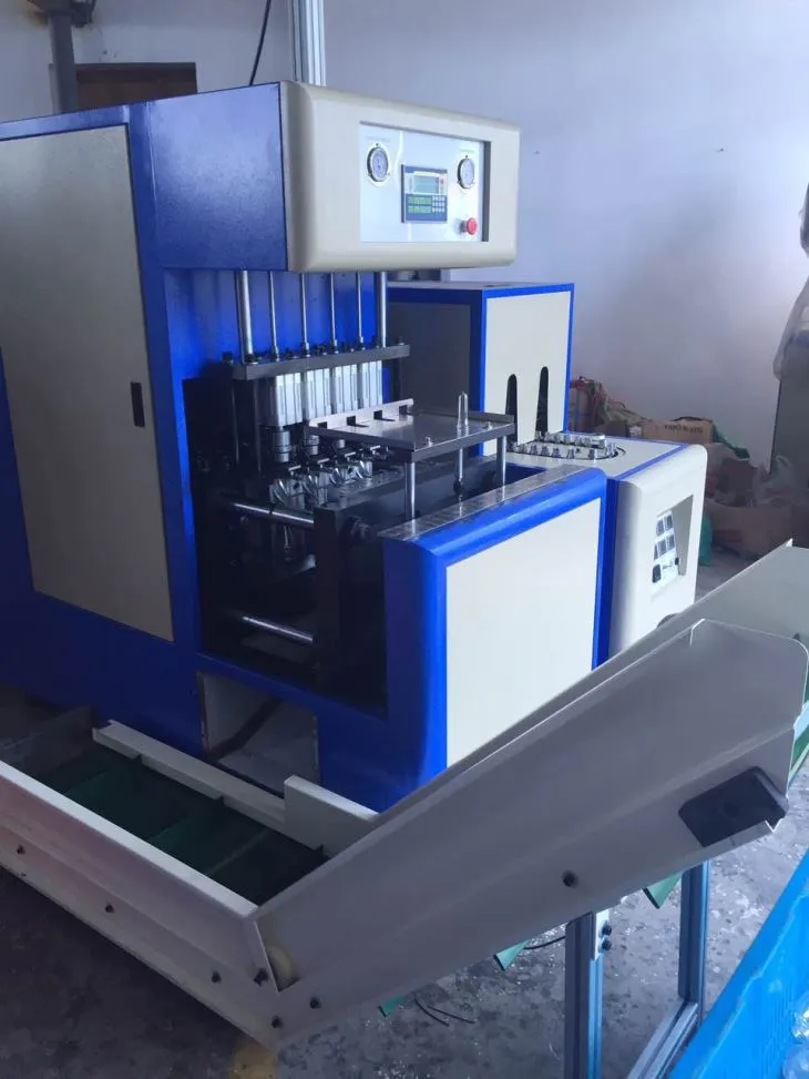 निर्माता प्रत्यक्ष बिक्री पीईटी ब्लोअर हाथ प्लास्टिक की बोतल उड़ा मोल्डिंग मशीन द्वारा